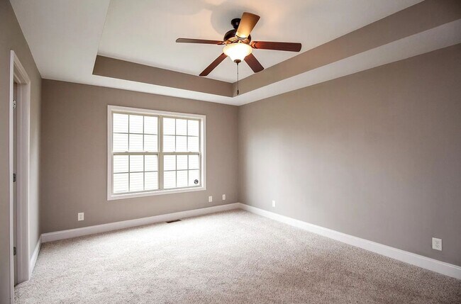 Building Photo - 3 Bedroom 2 Bathroom Home!