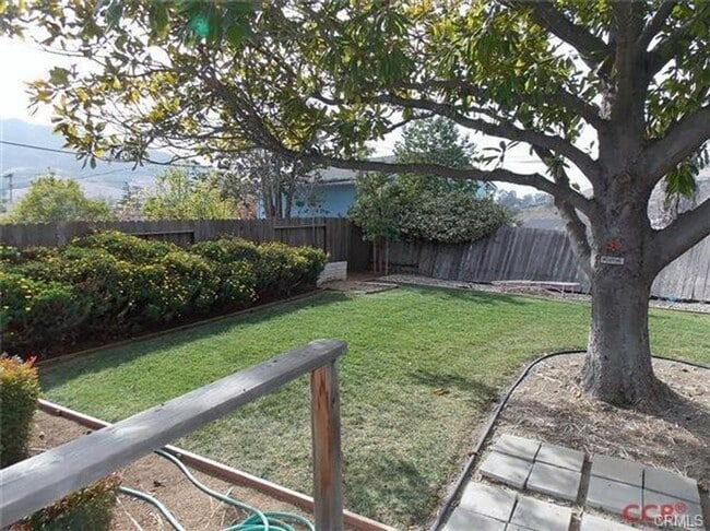 Building Photo - Off of Highland Drive close to cal poly! Approx 2000 feet to Highland Drive Cal Poly Entrance!