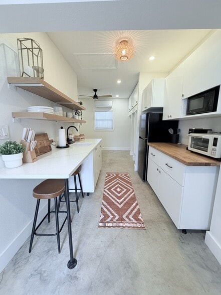 Kitchen - 6007 N Orange Blossom Ave