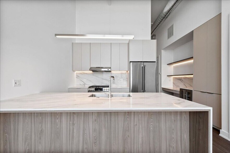 Building Photo - 728 Waukegan Rd