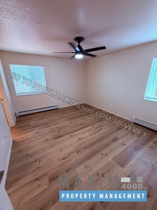 Building Photo - 255 Sargent Cir