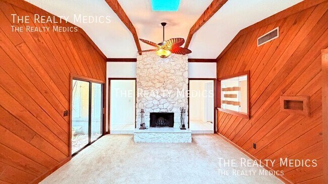Building Photo - 909 Gazell Trail