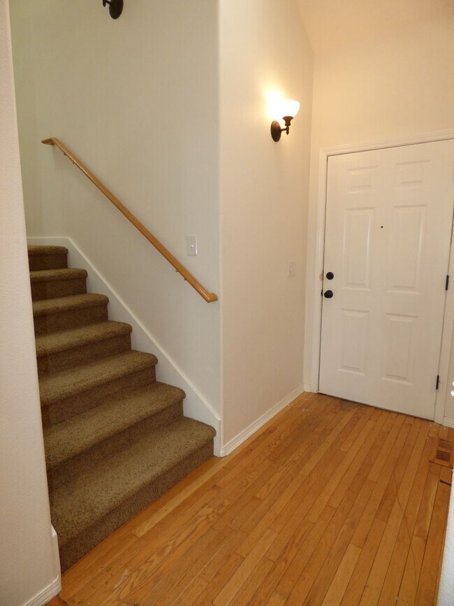 Building Photo - 3 Bed 2 bath home in North Salem!