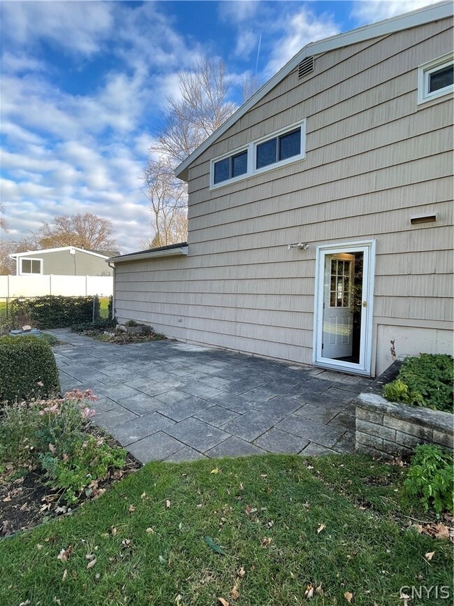 Building Photo - 17 Juneberry Ln