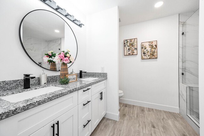 Building Photo - 5130 Riverwood Dr