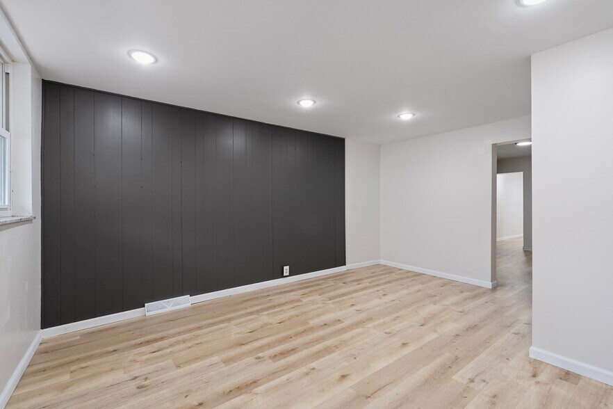Building Photo - 138 S 17th St