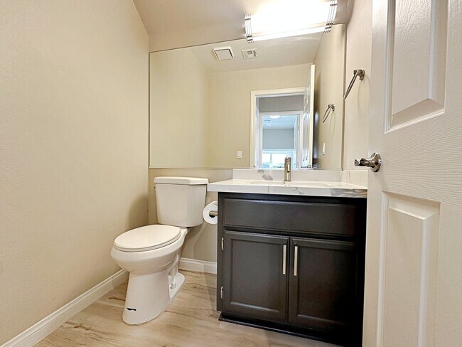 Building Photo - REMODELED 3 BEDROOM HOME IN SOUTH SHORES
