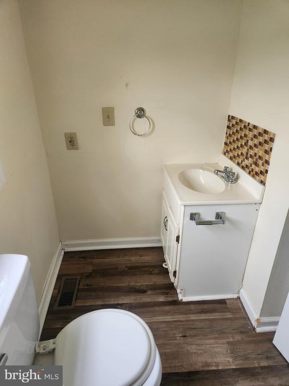 Building Photo - 121 Connector Rd