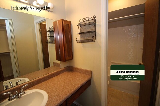 Building Photo - 5530 Wilkerson Pass Dr