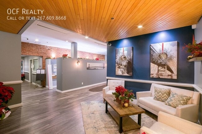 Building Photo - 301 Race St