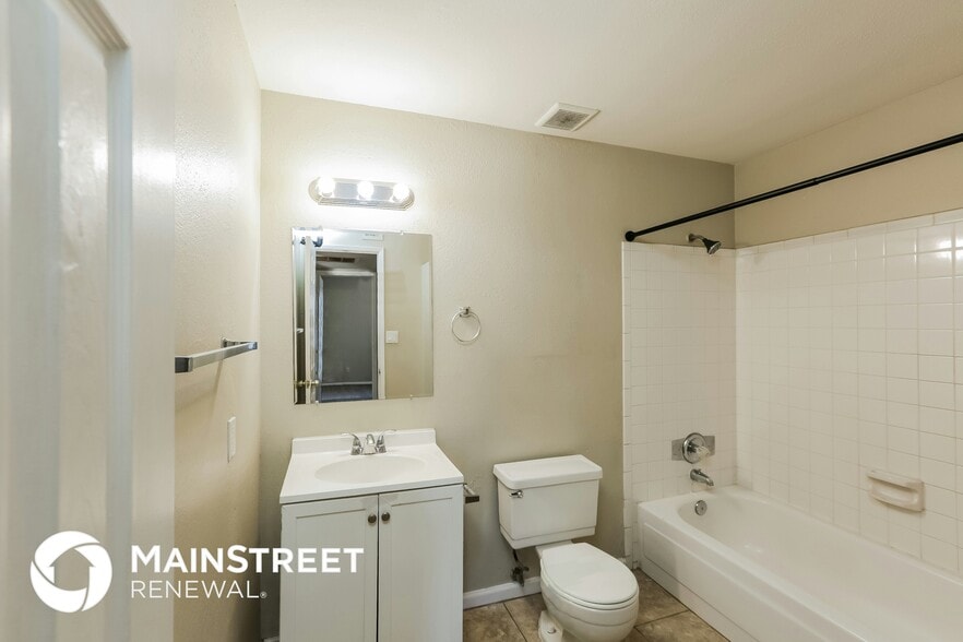 Building Photo - 6720 W Holly St