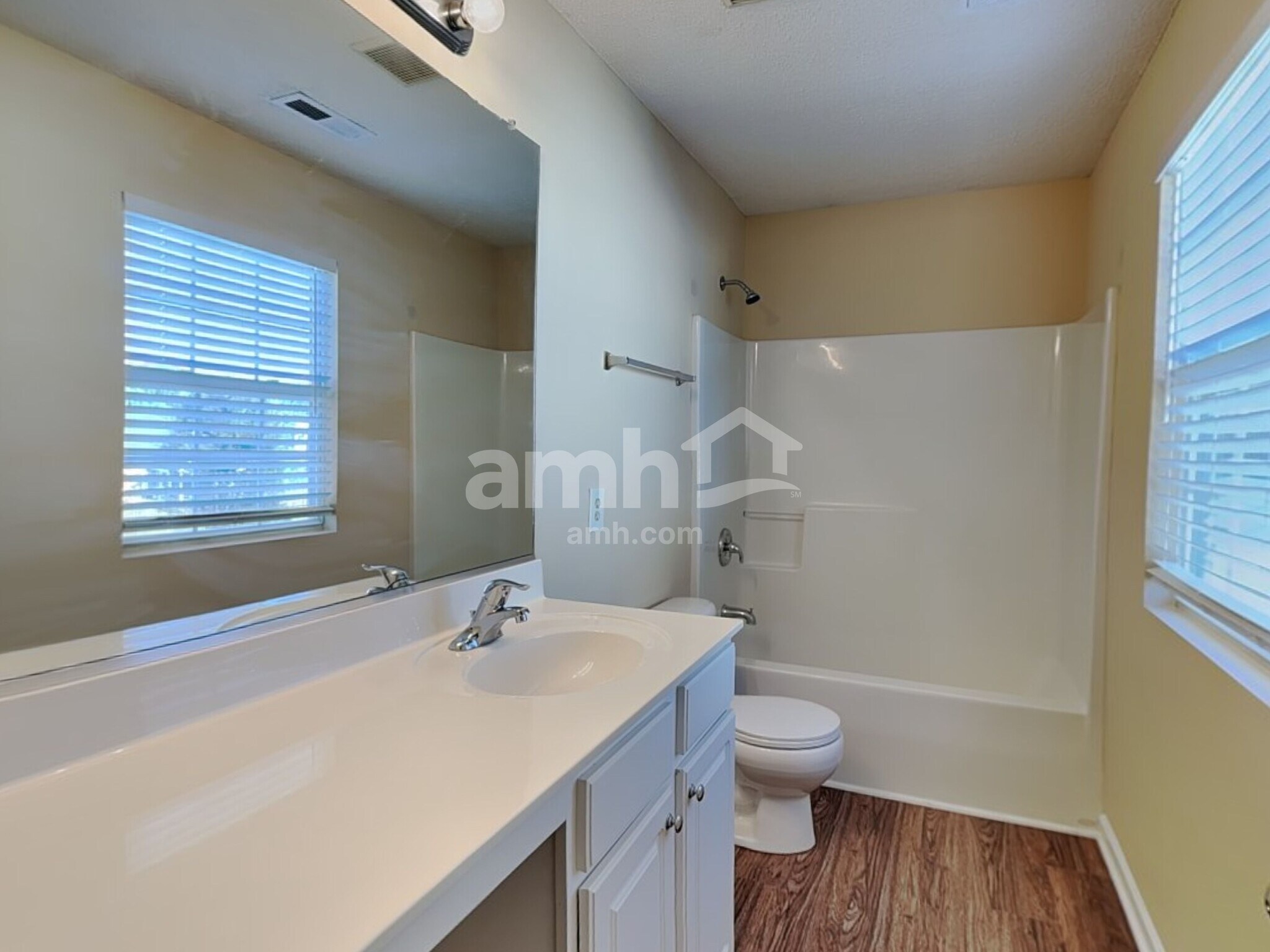 Building Photo - 1208 Scarlett Dr