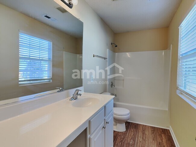 Building Photo - 1208 Scarlett Dr