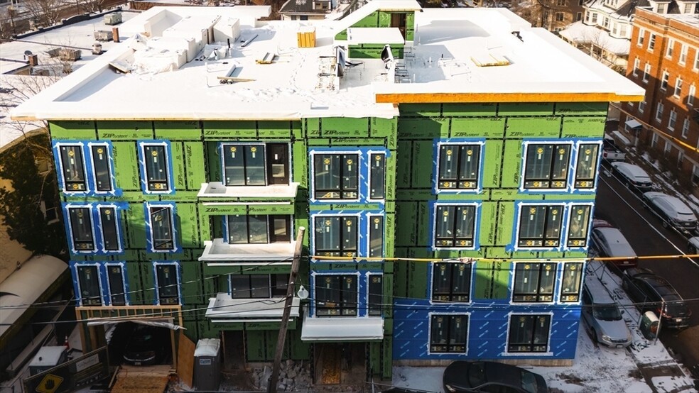 Building Photo - 16 Gardner St