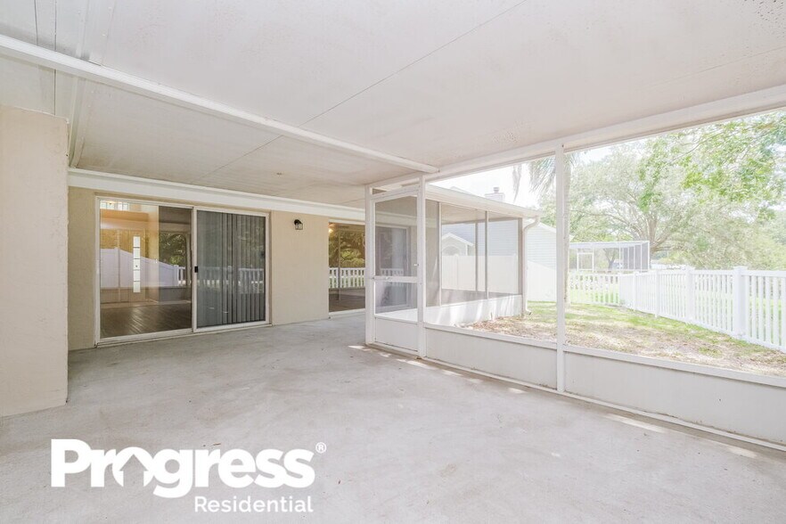 Building Photo - 10414 Ashley Oaks Dr