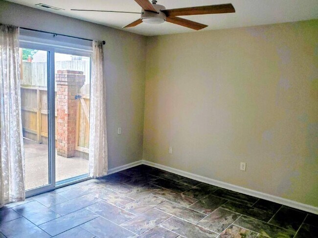 Building Photo - Sawgrass Condominium 1st Floor Unit 2 Bedroom 2 full Baths