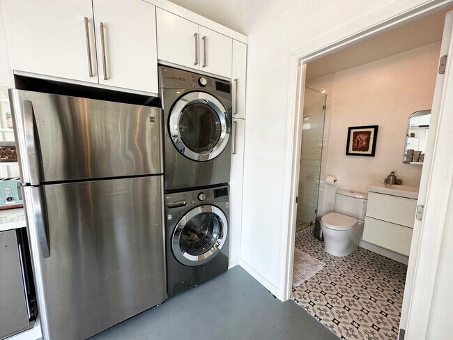 washer / dryer - 1902 Walcott Way