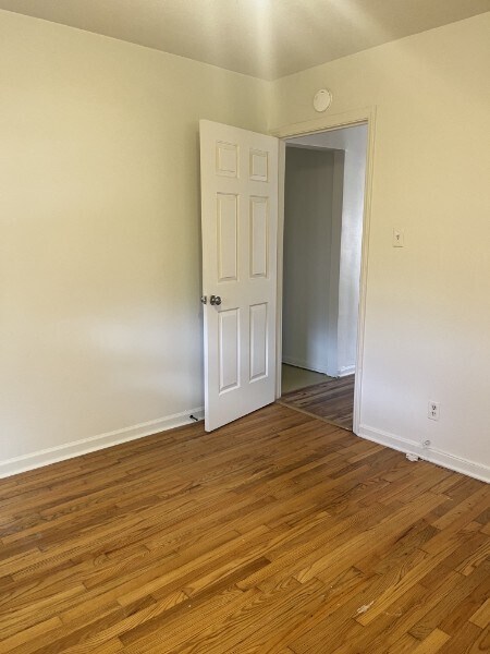 Building Photo - 2204 Dallas St