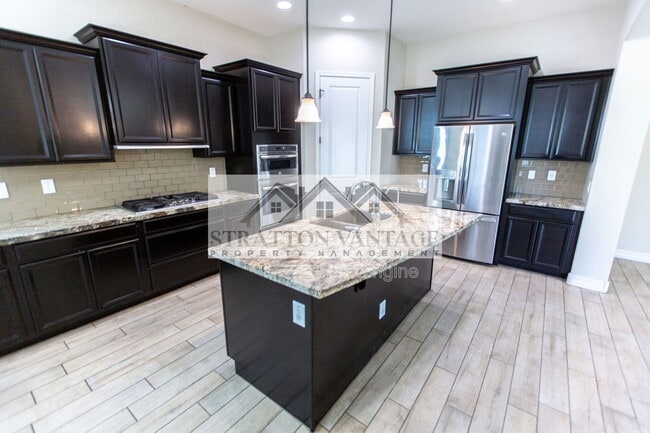 Building Photo - 2883 E Ebony Dr