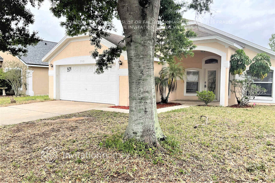Building Photo - 713 Lady Diana Dr