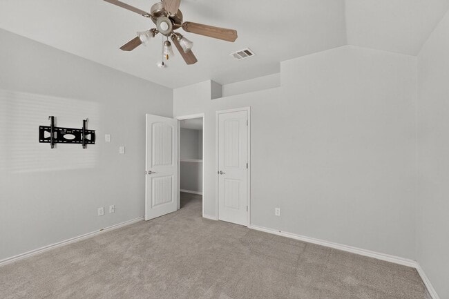 Building Photo - Spacious 4-Bedroom Home with Bonus Room and Large Backyard in Caruth Lake
