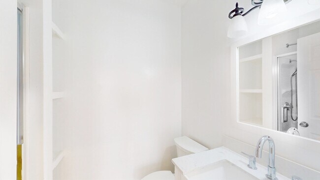 Building Photo - 48 Rockwell St