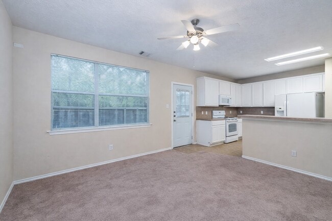 Building Photo - 207 N Burberry Park Cir