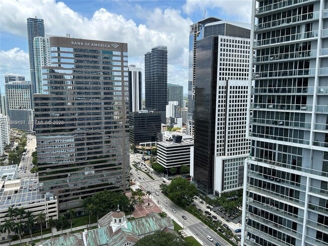 Building Photo - 475 Brickell Ave