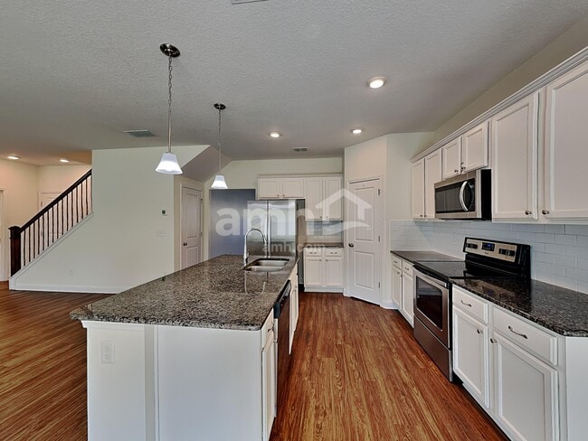 Building Photo - 3132 Creek Village Ln