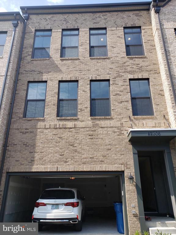 Building Photo - 42306 Crawford Ter