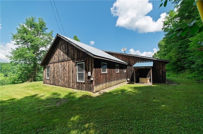 Building Photo - 2070 Harper Rd