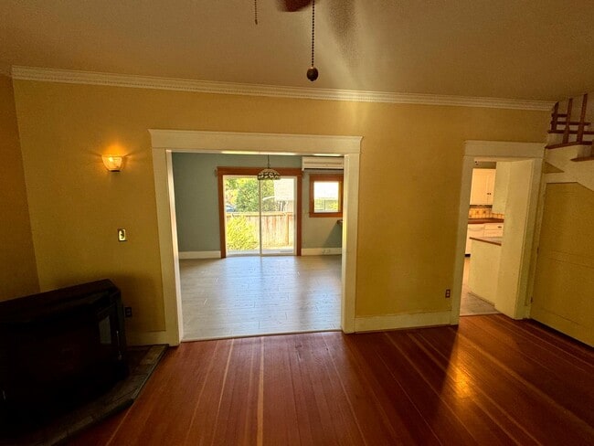 Building Photo - 4 Bedroom House Near Downtown Eugene