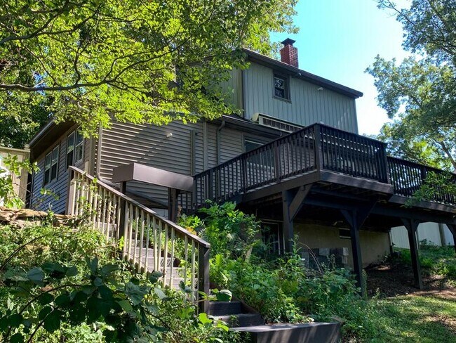 Building Photo - 1057 Ridge Rd