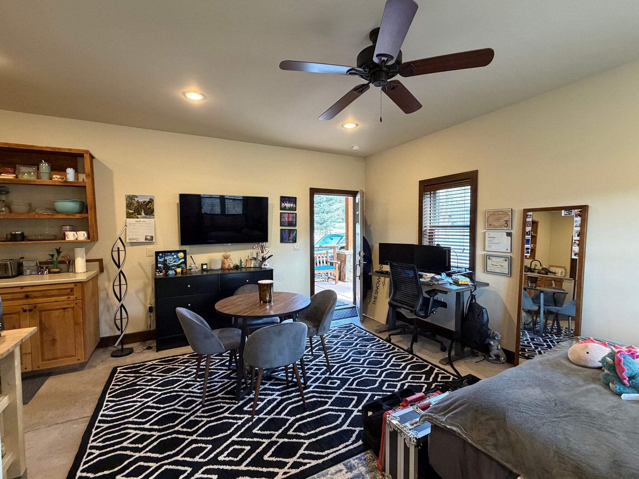 Building Photo - 107 Pinyon Mesa Dr