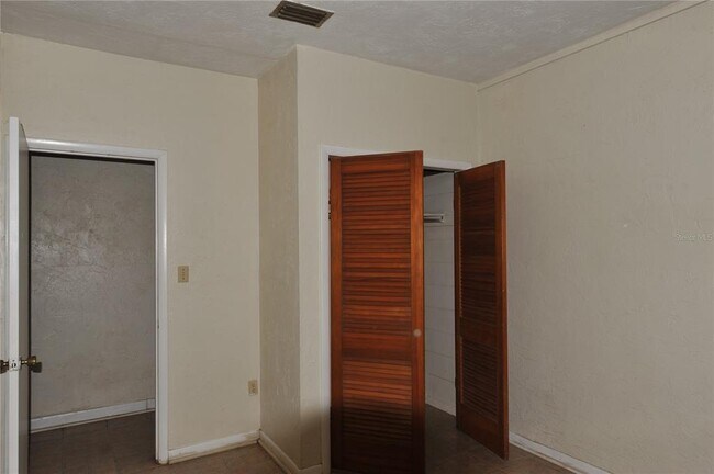 Building Photo - 410 NW 19th Ln