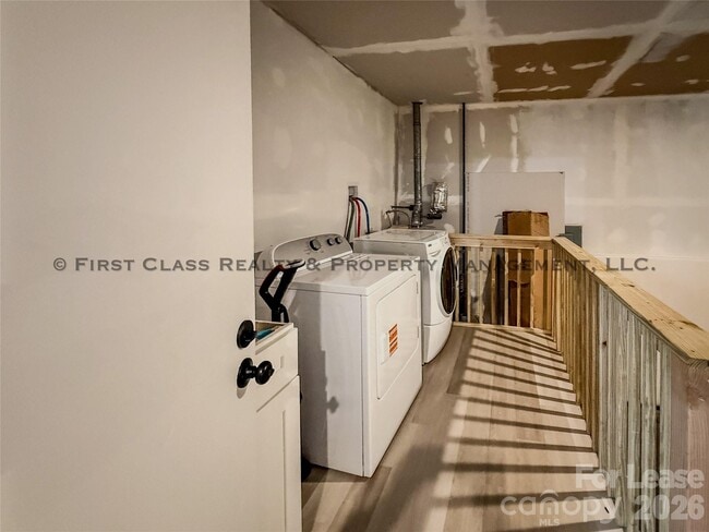 Building Photo - 5819 Woodrock Ct