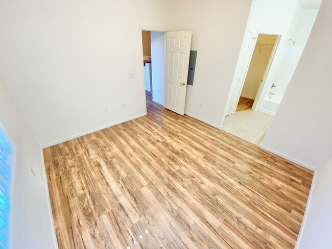 Building Photo - TOWNHOME LOCATED IN GATED BLACKHAWK COMMUN...