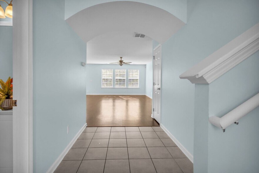 Building Photo - 2233 Blakers Blvd