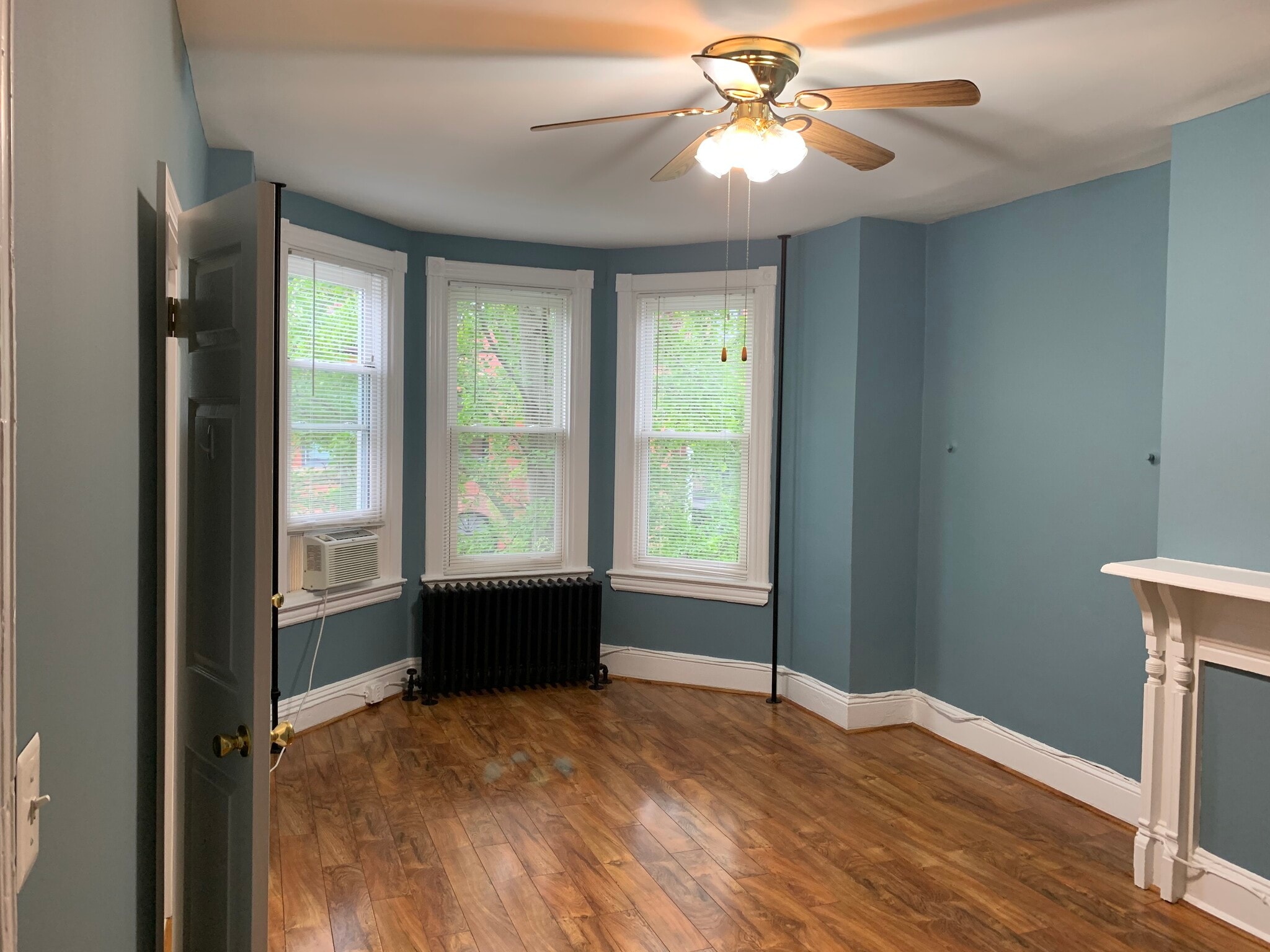 Front Room - 1827 Swann St NW