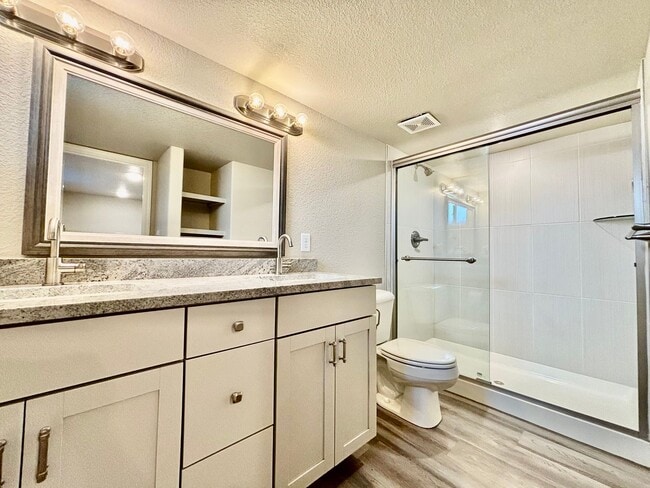 Building Photo - 3-Bed, 2-Bath Beauty in a Can’t-Miss Locat...