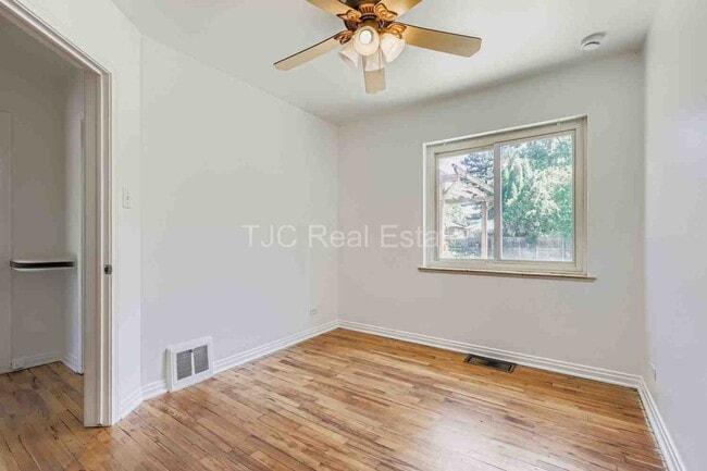 Building Photo - 2140 Niagara St