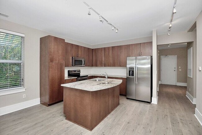 Building Photo - Industrial Corner 2BD/2BA Condo at Steelhaus in Plaza Midwood!