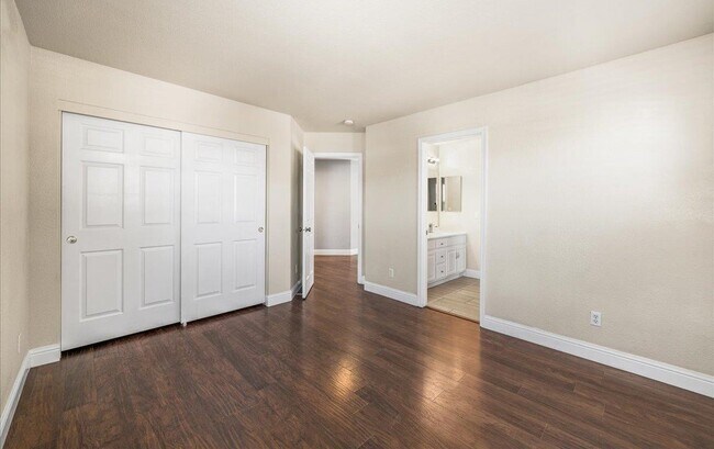 Building Photo - 240 Angora St