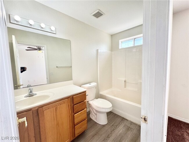 Building Photo - 1101 Red Butte St