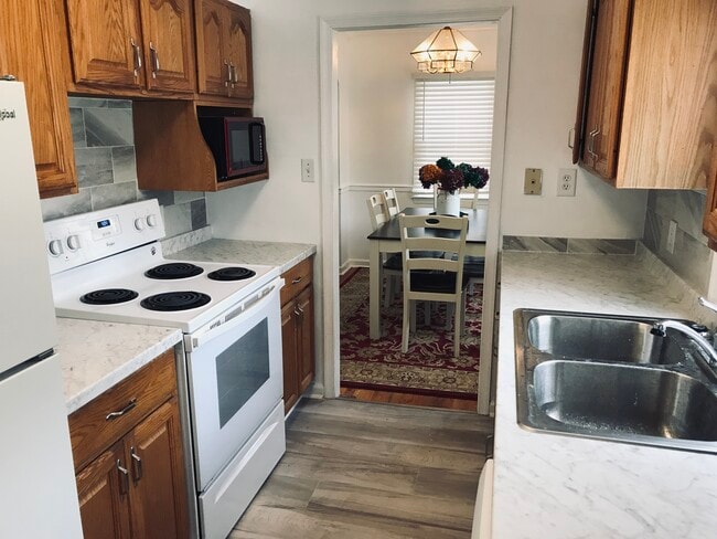 Building Photo - 88 Morris Dr