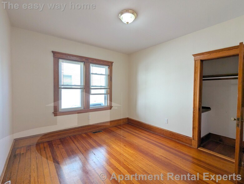 Building Photo - 108 W Quincy St