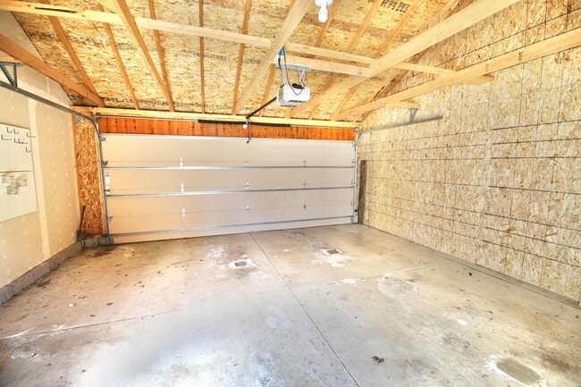 Building Photo - 310 E Beck St