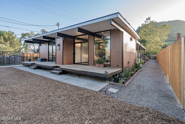 Building Photo - 1411 Ojai Rd