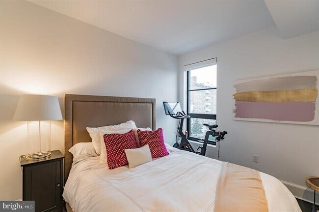 Building Photo - 1011 M St NW