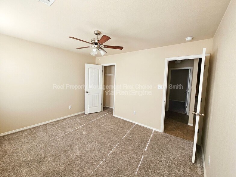 Building Photo - 605 Torrington Wy.